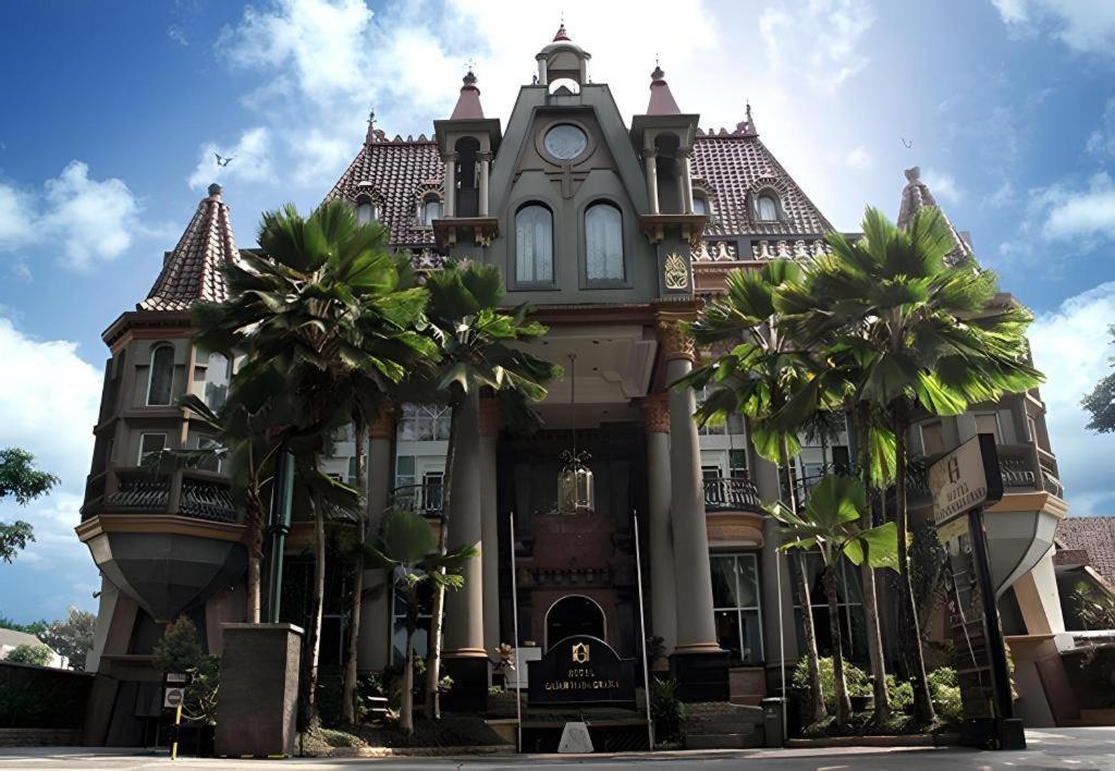 Gajahmada Graha Hotel Malang Dış mekan fotoğraf
