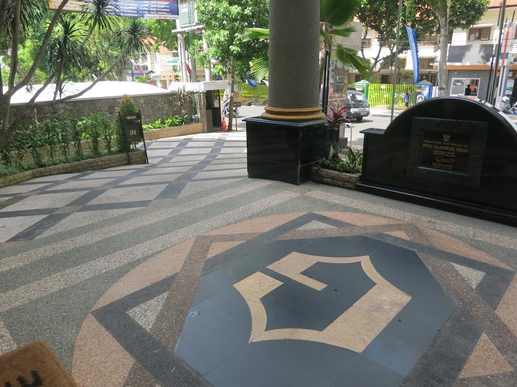 Gajahmada Graha Hotel Malang Dış mekan fotoğraf